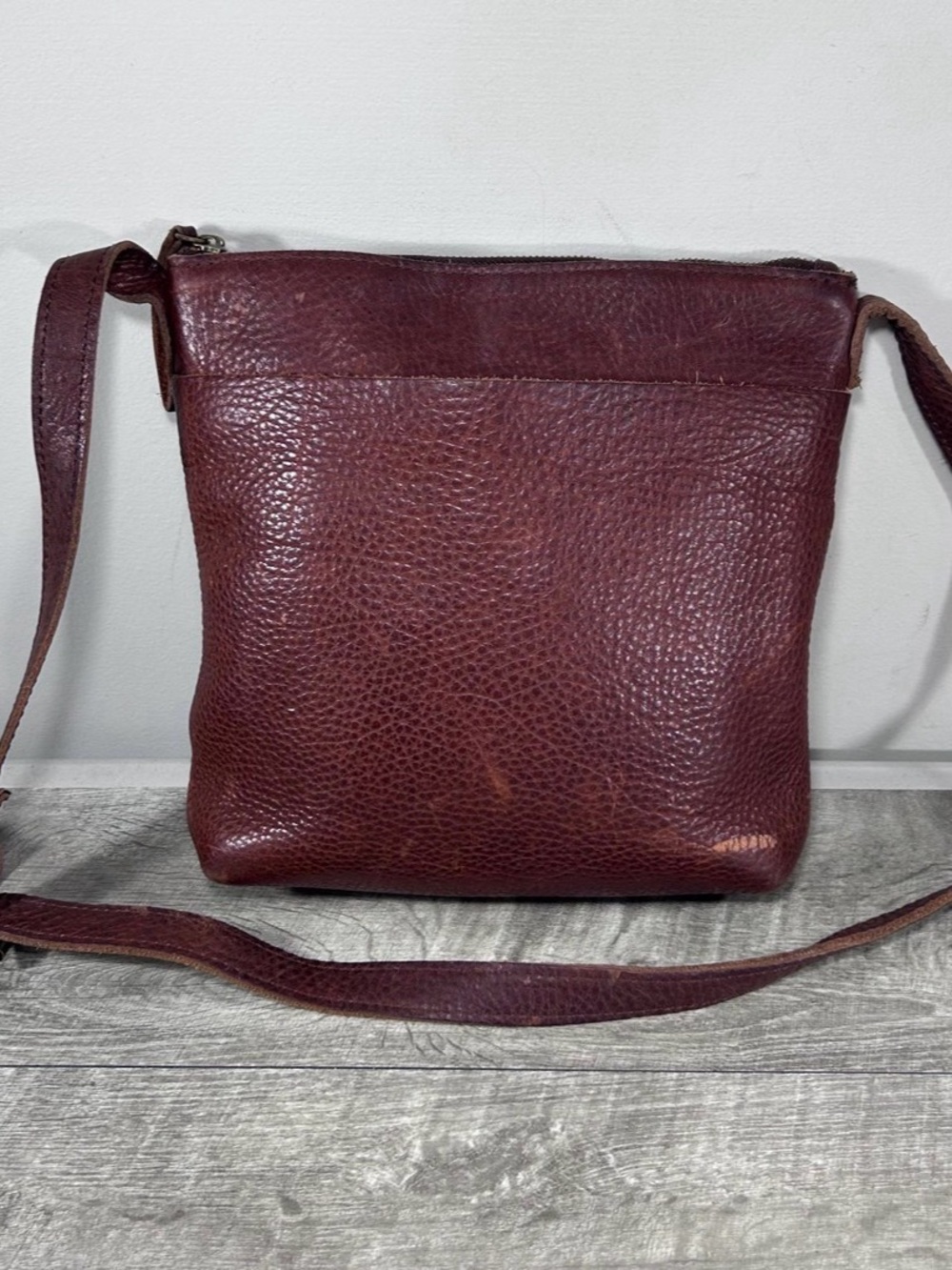 Duluth Trading Co. Lifetime Brown Pebbled Leather Crossbody Shoulder Bag Purse
